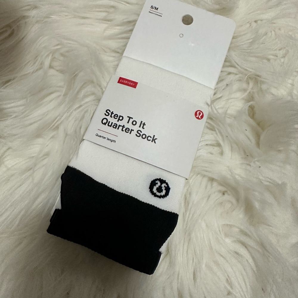 New Lululemon Step To It Quarter Sock